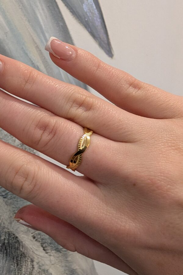 Lily Adjustable Ring (Gold)