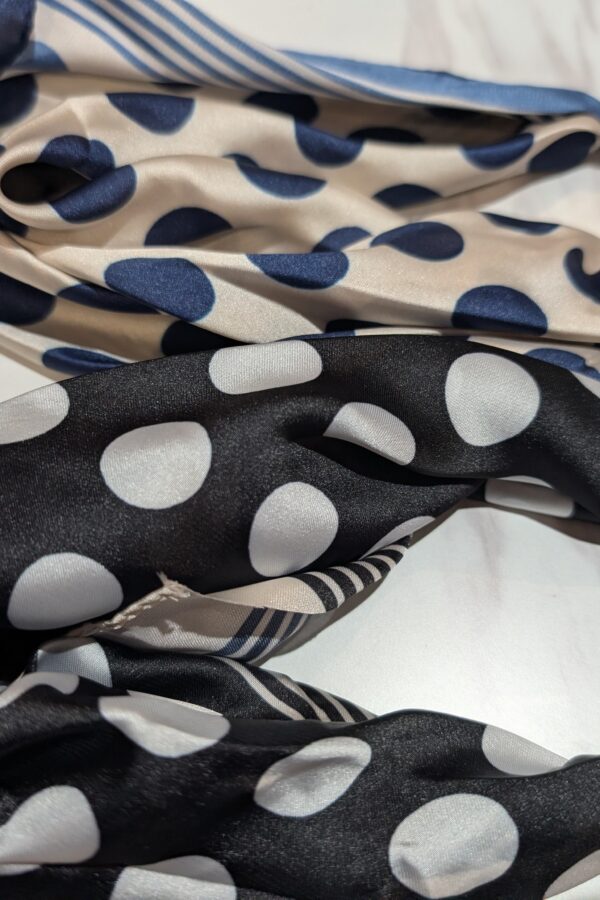 Spot Magnetic Pearl Scarf